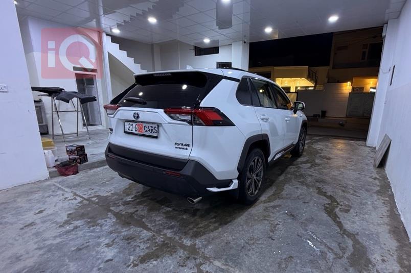 تۆیۆتا ڕاڤ 4